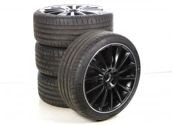 Ruote complete set AMG da 19 pollici in alluminio MICHELIN C 
