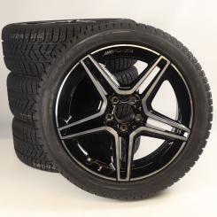 Set di ruote invernali in lega da 18 pollici con pneumatici Pirelli per CLA 118, Classe A 177 e altri, Mercedes-AMG originale