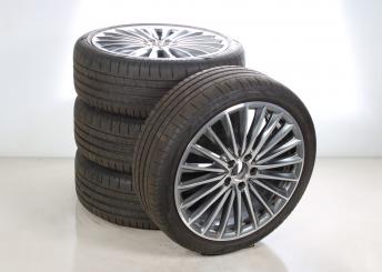 Ruote complete set AMG 19 pollici alluminio PIRELLI Classe A 