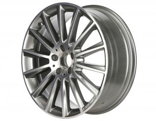 Cerchio in alluminio AMG a razze 
