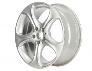 Cerchio in alluminio a 5 razze