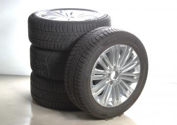 Ruote complete set 17 pollici alluminio PIRELLI Classe C 206 