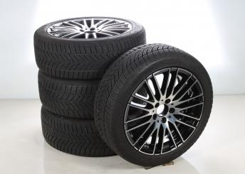 Set di ruote invernali in lega da 18 pollici con pneumatici Goodyear per Classe C 206, Mercedes-Benz originale
