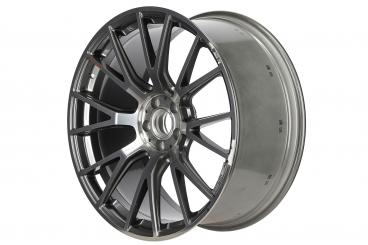 Cerchio in alluminio fucinato AMG con design a razze incroci 