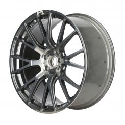 Cerchio in alluminio fucinato AMG con design a razze incroci 