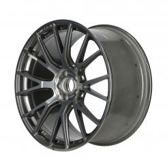 Cerchio in alluminio fucinato AMG con design a razze incroci