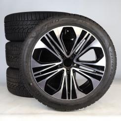 Set di ruote invernali in lega da 19 pollici con pneumatici Pirelli per Classe E 214, Mercedes-Benz originale