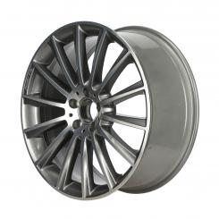 Cerchio in alluminio AMG a razze 