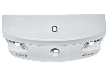 Cofano bagagli con foro per antenna 