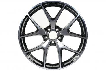 Cerchio in alluminio AMG a razze incrociate 