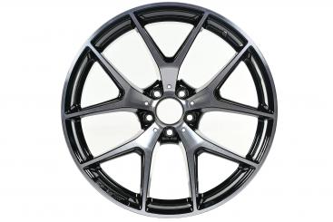 Cerchio in alluminio AMG a razze incrociate 