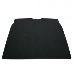 Tappetino antiscivolo nero nel bagagliaio 