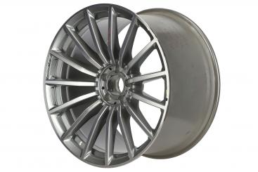 Cerchio in alluminio AMG a razze 