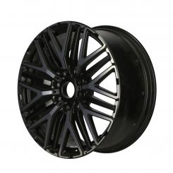 Cerchio in alluminio fucinato AMG con design a razze incroci 
