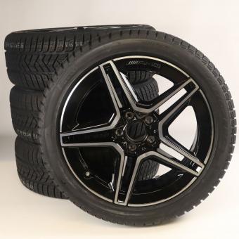 Set di ruote invernali in lega da 18 pollici con pneumatici Pirelli per CLA 118, Classe A 177 e altri, Mercedes-AMG originale