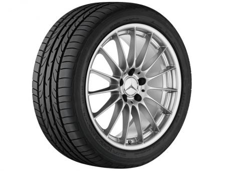 Cerchio in alluminio a 15 razze 