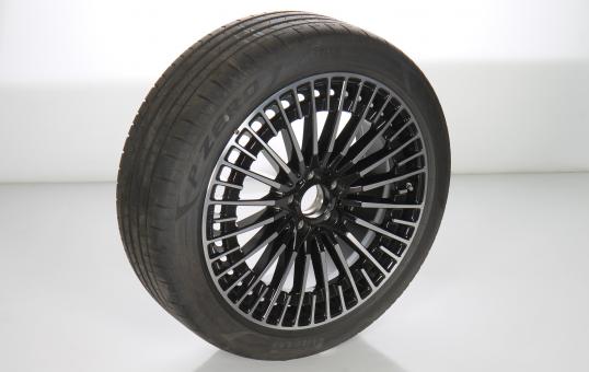 Ruota completa in alluminio PIR/PZSenza cerchio a razze AMG 