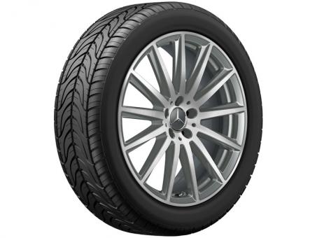 Cerchio in alluminio a razze AMG 